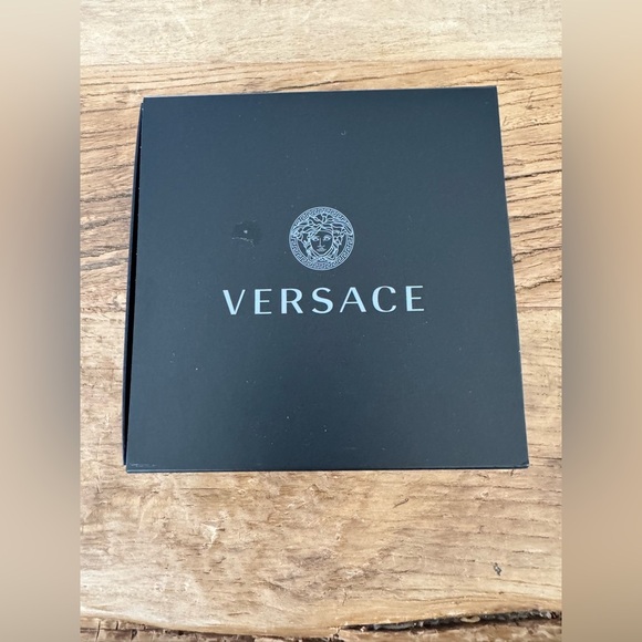 NEW 2 pc set Versace Eros & Eros Flame .03 oz/ 1 ml each ~ edt spray samples - Picture 3 of 4